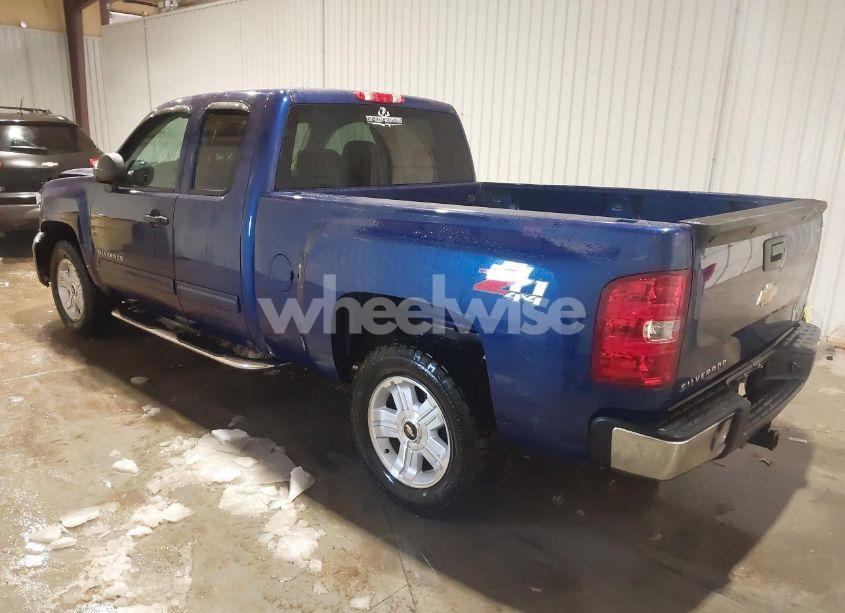 Photo 3 of 2013 Chevrolet Silverado 1500 (VIN 1GCRKSE71DZ359720)