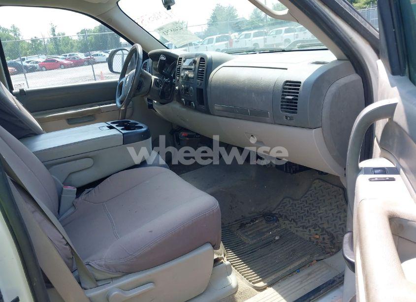 Photo 5 of 2012 Chevrolet Silverado 1500 LT (VIN 1GCRKSE72CZ332072)