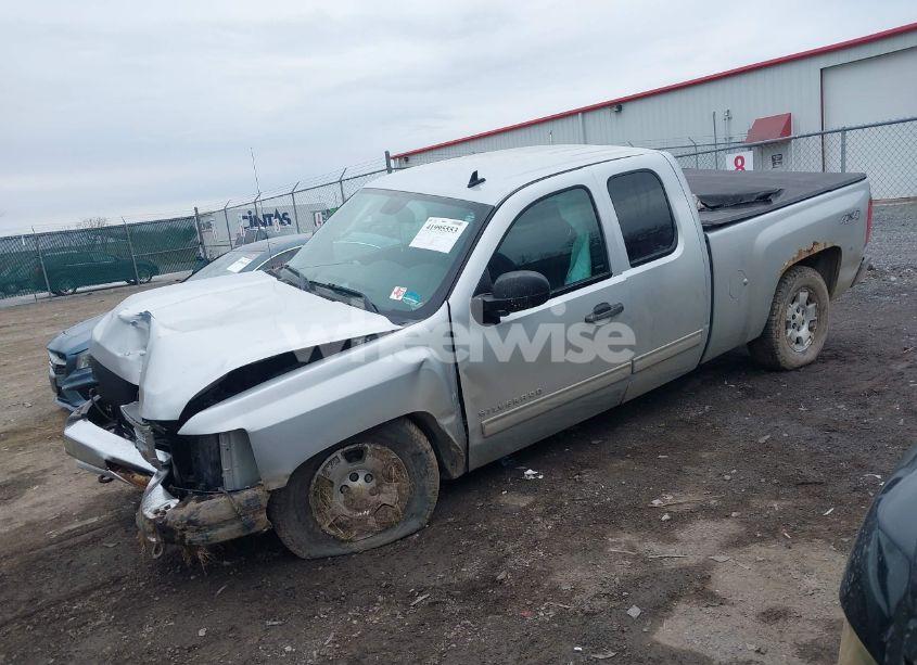 Photo 2 of 2013 Chevrolet Silverado 1500 LT (VIN 1GCRKSE72DZ239246)