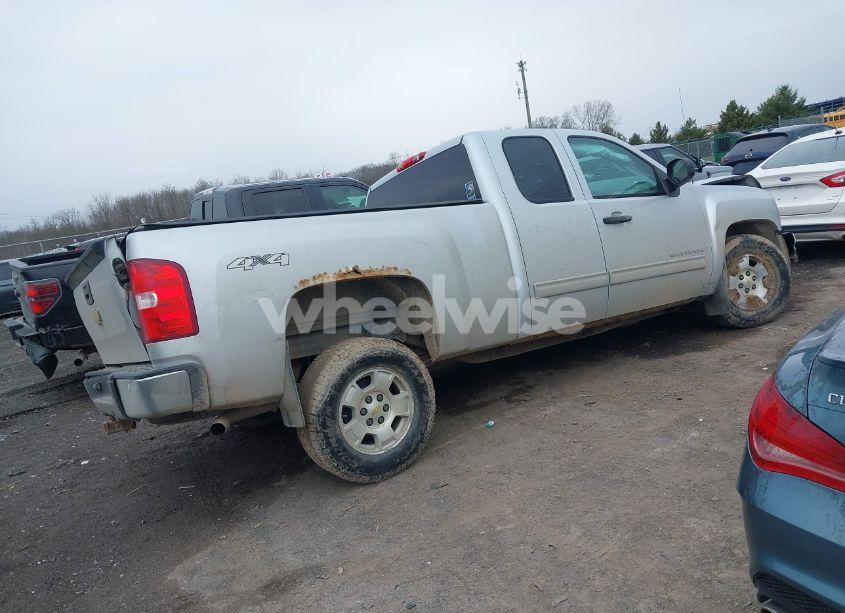 Photo 4 of 2013 Chevrolet Silverado 1500 LT (VIN 1GCRKSE72DZ239246)