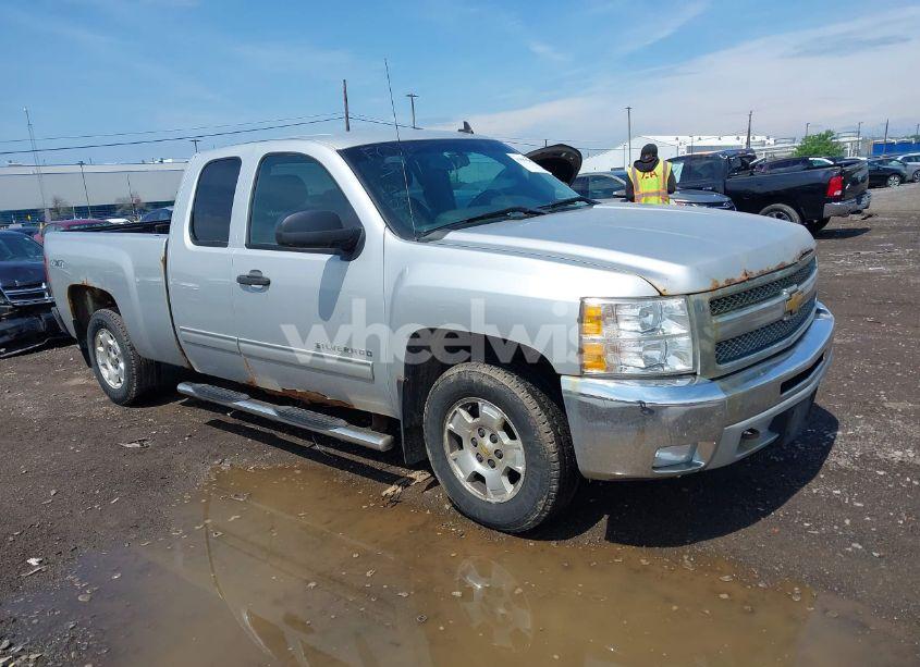 2013 Chevrolet Silverado 1500 LT (VIN 1GCRKSE72DZ320876) main photo