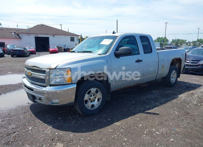 Photo 2 of 2013 Chevrolet Silverado 1500 LT (VIN 1GCRKSE72DZ320876)