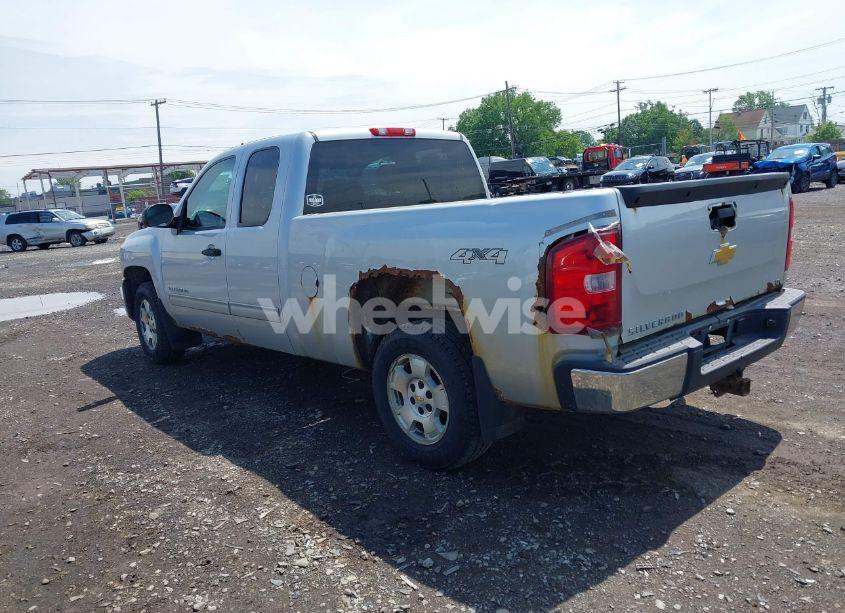 Photo 3 of 2013 Chevrolet Silverado 1500 LT (VIN 1GCRKSE72DZ320876)
