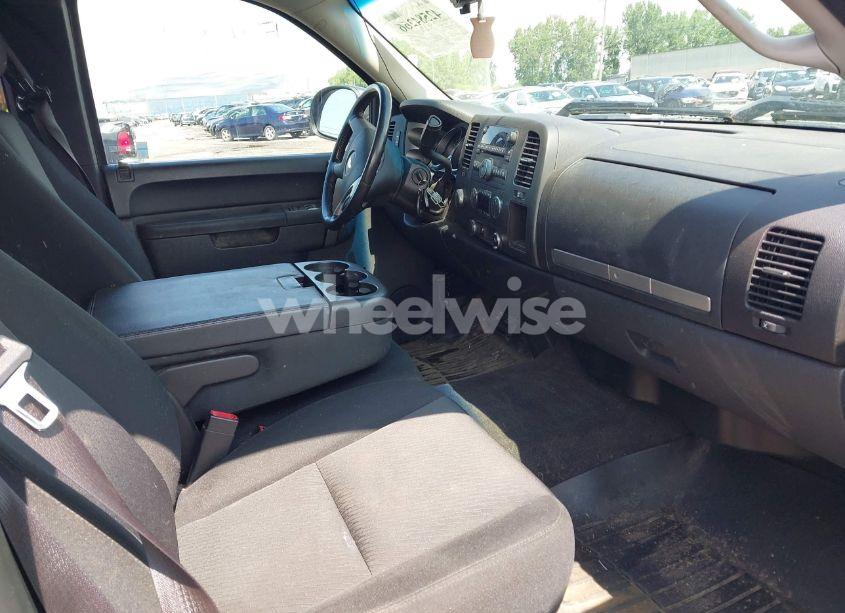 Photo 5 of 2013 Chevrolet Silverado 1500 LT (VIN 1GCRKSE72DZ320876)