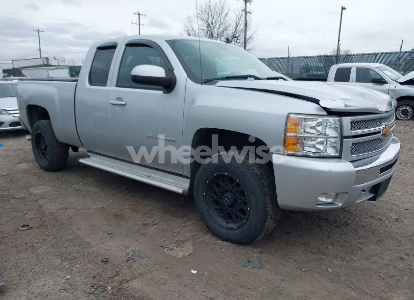 2013 Chevrolet Silverado 1500 LT (VIN 1GCRKSE72DZ355577) main photo