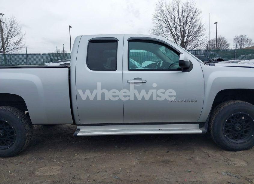 Photo 13 of 2013 Chevrolet Silverado 1500 LT (VIN 1GCRKSE72DZ355577)