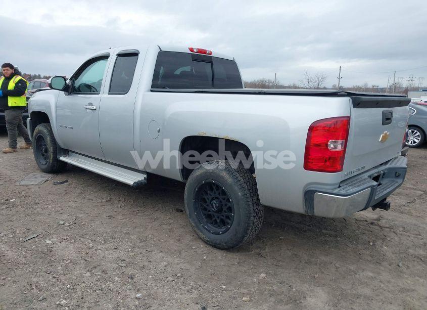 Photo 3 of 2013 Chevrolet Silverado 1500 LT (VIN 1GCRKSE72DZ355577)