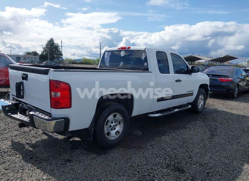 Photo 4 of 2013 Chevrolet Silverado 1500 LT (VIN 1GCRKSE72DZ375571)