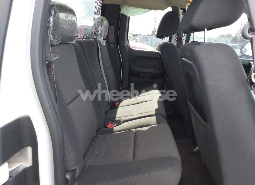 Photo 8 of 2013 Chevrolet Silverado 1500 LT (VIN 1GCRKSE72DZ375571)