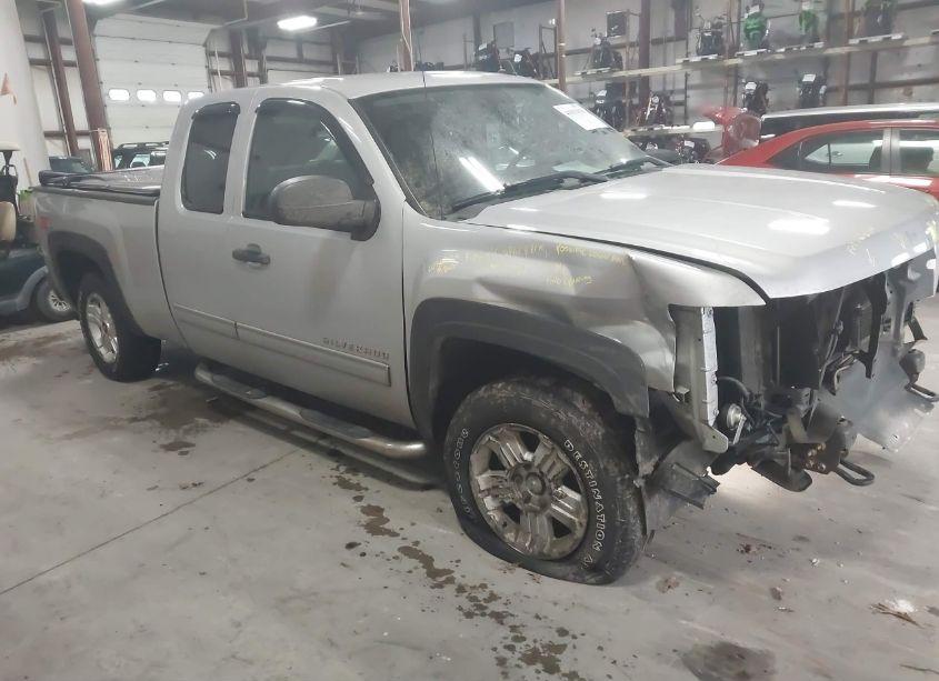2013 Chevrolet Silverado 1500 LT (VIN 1GCRKSE73DZ114921) main photo