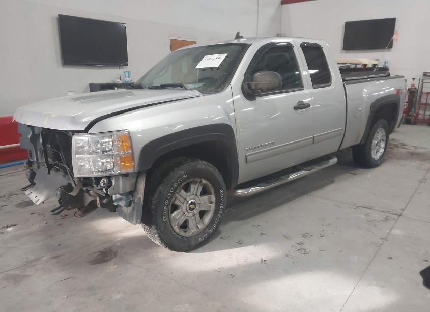 Photo 2 of 2013 Chevrolet Silverado 1500 LT (VIN 1GCRKSE73DZ114921)