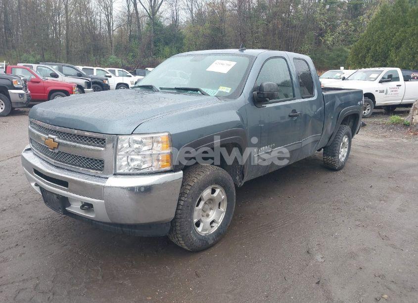 Photo 2 of 2013 Chevrolet Silverado 1500 LT (VIN 1GCRKSE73DZ118760)