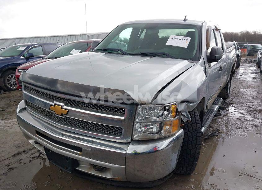 Photo 2 of 2013 Chevrolet Silverado 1500 LT (VIN 1GCRKSE73DZ122047)