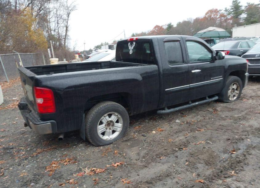 Photo 4 of 2013 Chevrolet Silverado 1500 LT (VIN 1GCRKSE73DZ242396)