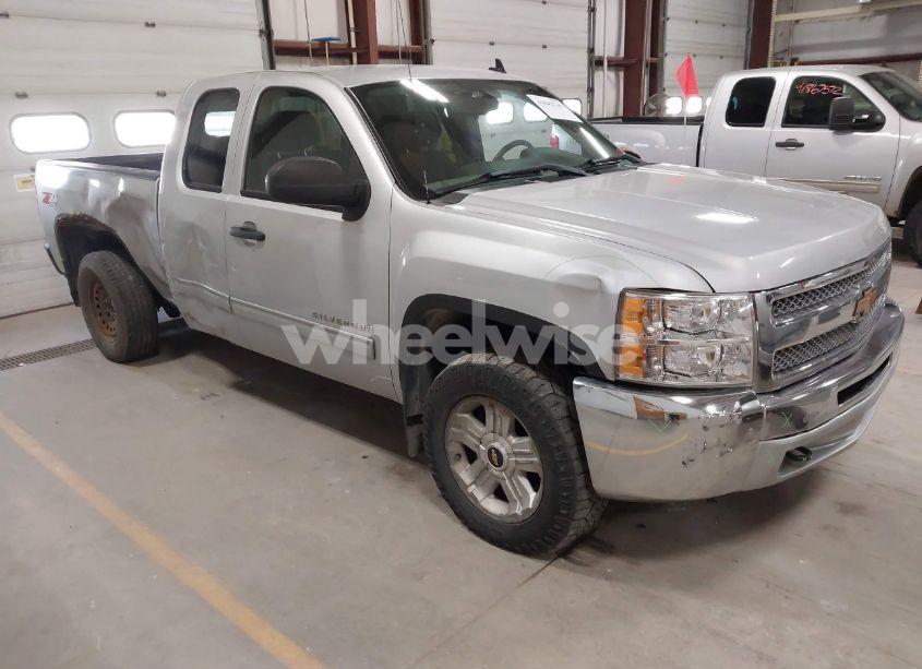 2013 Chevrolet Silverado 1500 LT (VIN 1GCRKSE73DZ328002) main photo