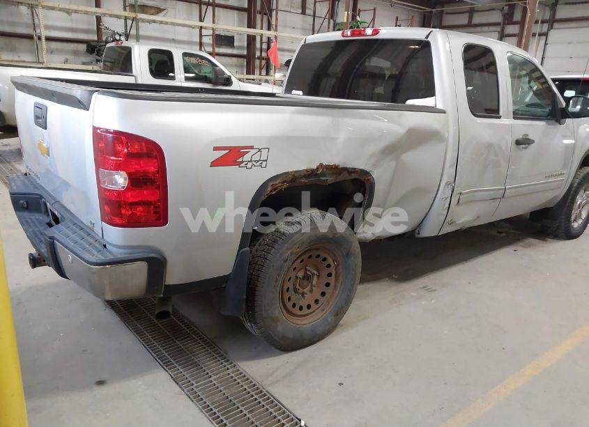Photo 4 of 2013 Chevrolet Silverado 1500 LT (VIN 1GCRKSE73DZ328002)