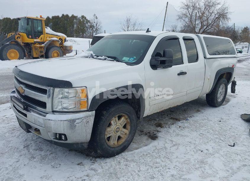 Photo 2 of 2013 Chevrolet Silverado 1500 LT (VIN 1GCRKSE73DZ356673)