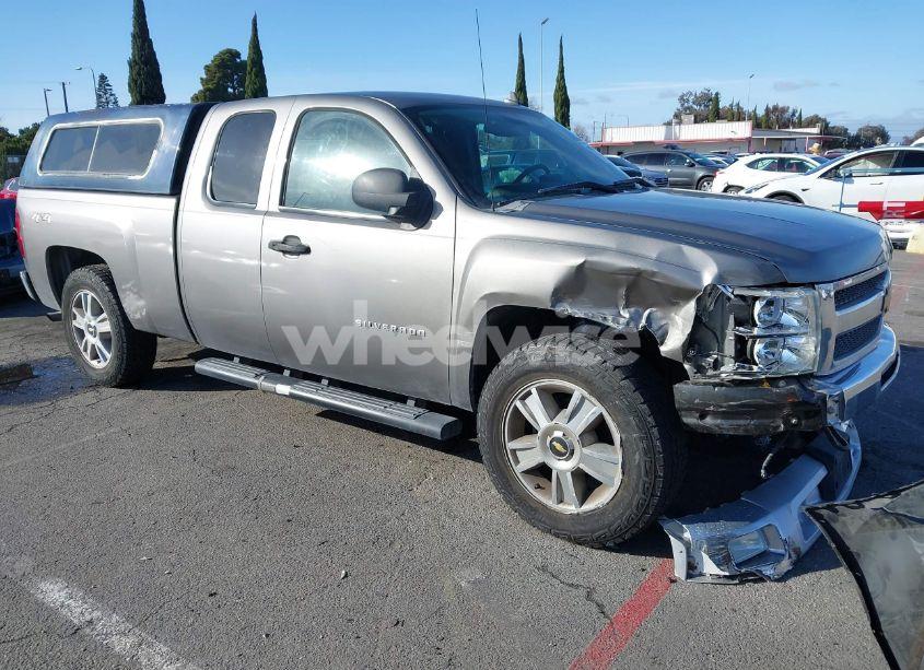 2013 Chevrolet Silverado 1500 LT (VIN 1GCRKSE74DZ177543) main photo