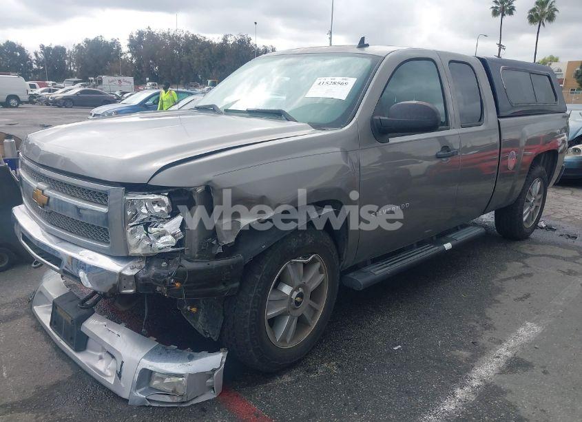Photo 2 of 2013 Chevrolet Silverado 1500 LT (VIN 1GCRKSE74DZ177543)