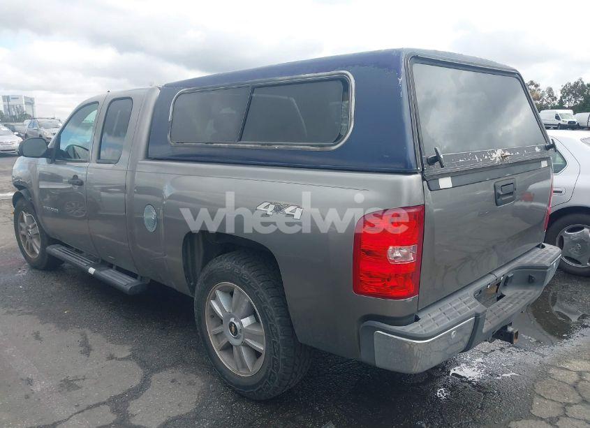 Photo 3 of 2013 Chevrolet Silverado 1500 LT (VIN 1GCRKSE74DZ177543)