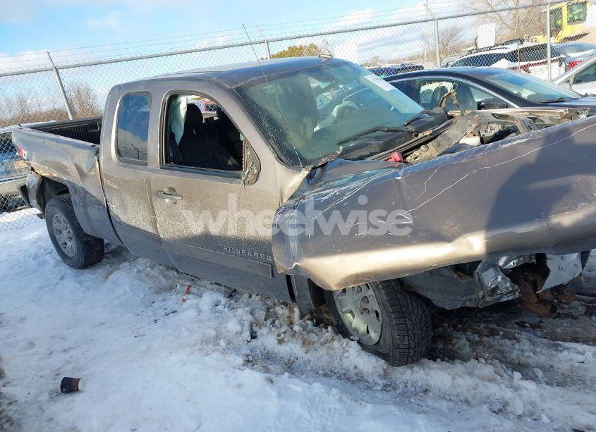 2013 Chevrolet Silverado 1500 LT (VIN 1GCRKSE74DZ182144) main photo