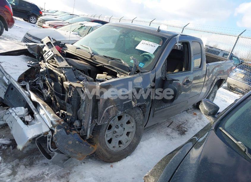 Photo 2 of 2013 Chevrolet Silverado 1500 LT (VIN 1GCRKSE74DZ182144)