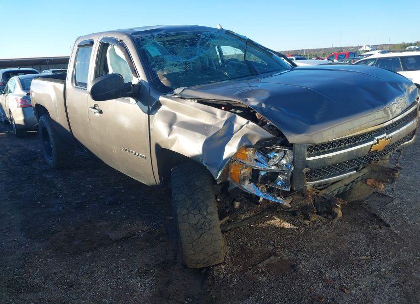 2013 Chevrolet Silverado 1500 LT (VIN 1GCRKSE74DZ251897) main photo
