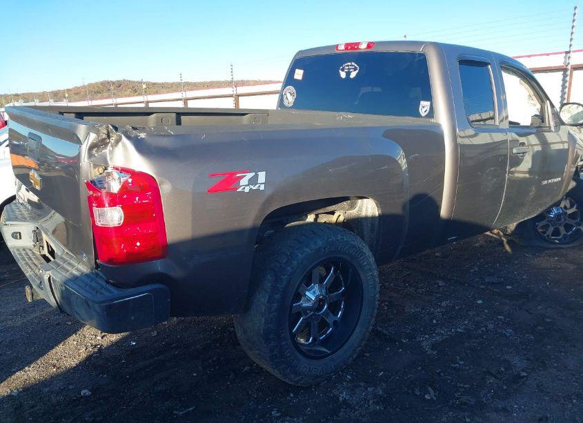 Photo 4 of 2013 Chevrolet Silverado 1500 LT (VIN 1GCRKSE74DZ251897)