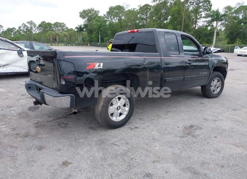 Photo 4 of 2013 Chevrolet Silverado 1500 LT (VIN 1GCRKSE74DZ305764)