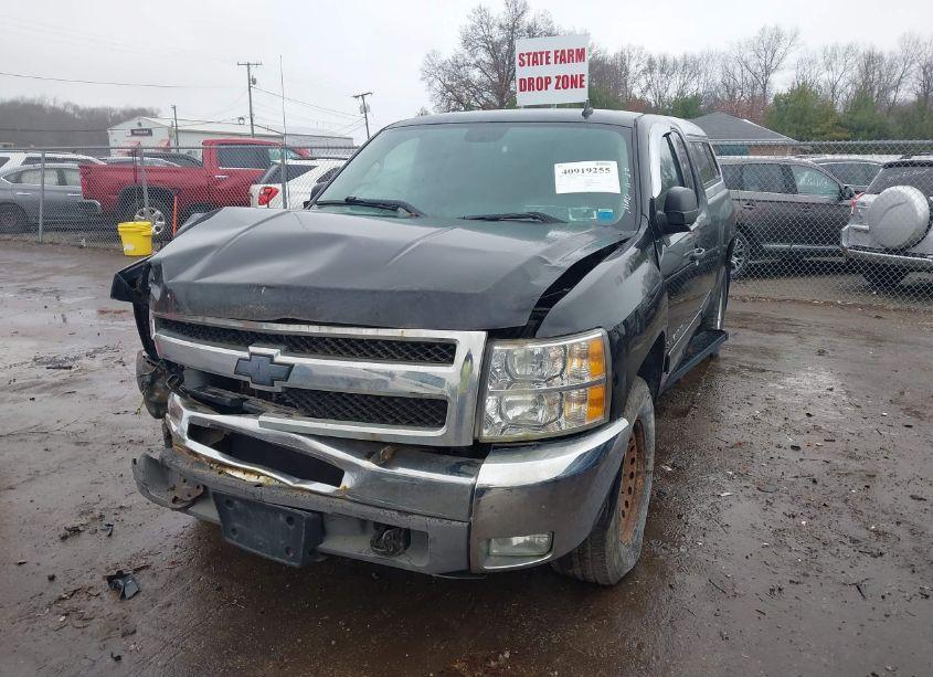 Photo 2 of 2013 Chevrolet Silverado 1500 LT (VIN 1GCRKSE74DZ382778)