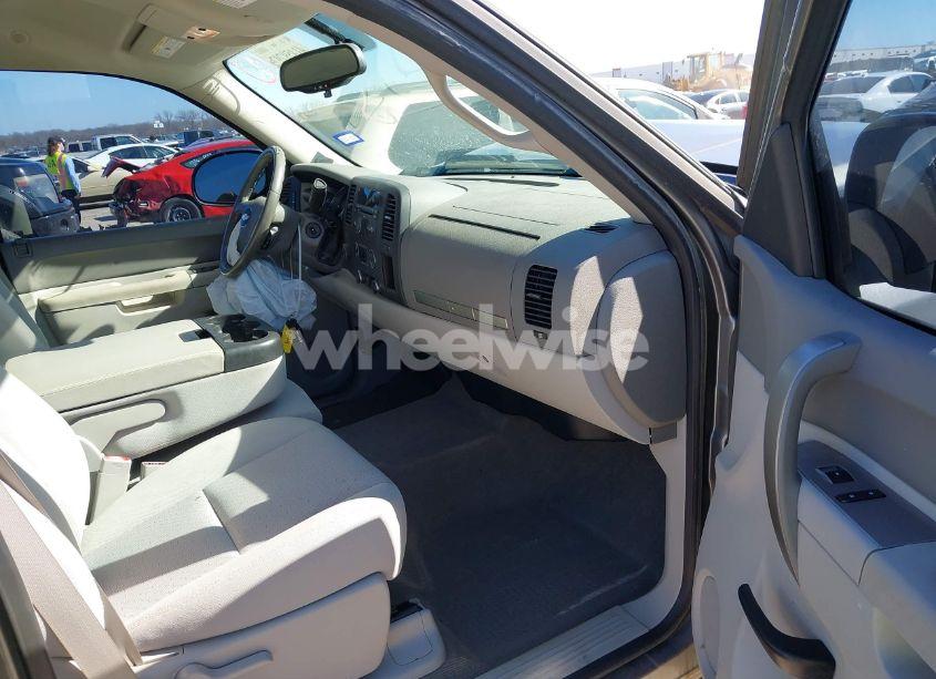 Photo 5 of 2012 Chevrolet Silverado 1500 LT (VIN 1GCRKSE75CZ222567)