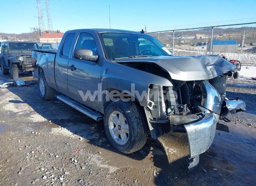 2013 Chevrolet Silverado 1500 LT (VIN 1GCRKSE75DZ185974) main photo