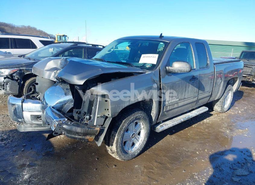 Photo 2 of 2013 Chevrolet Silverado 1500 LT (VIN 1GCRKSE75DZ185974)