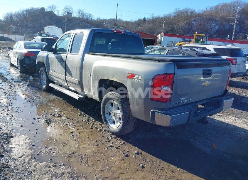 Photo 3 of 2013 Chevrolet Silverado 1500 LT (VIN 1GCRKSE75DZ185974)