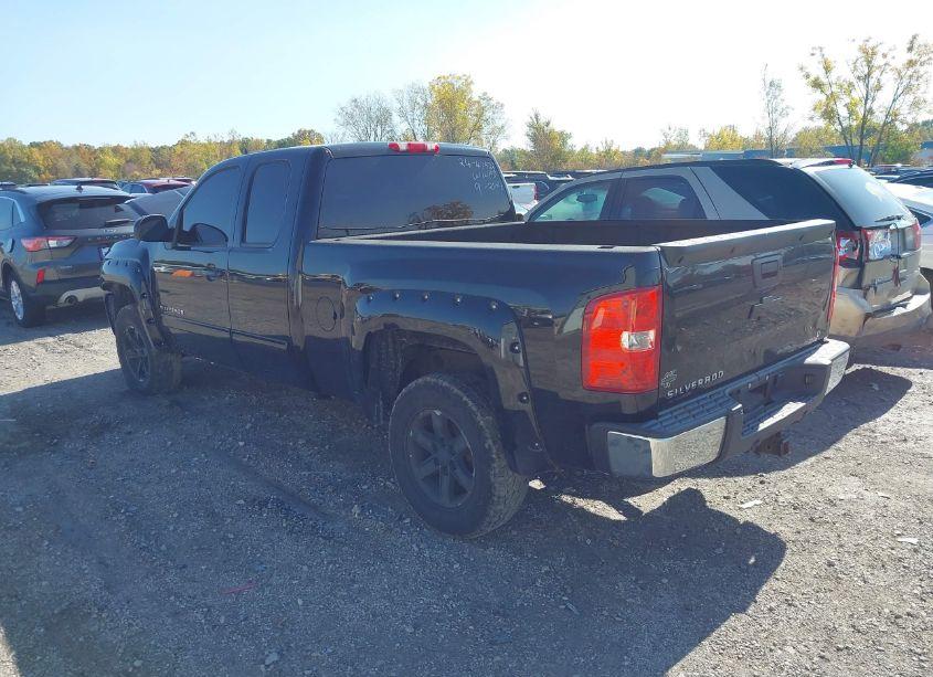 Photo 3 of 2013 Chevrolet Silverado 1500 LT (VIN 1GCRKSE75DZ240813)