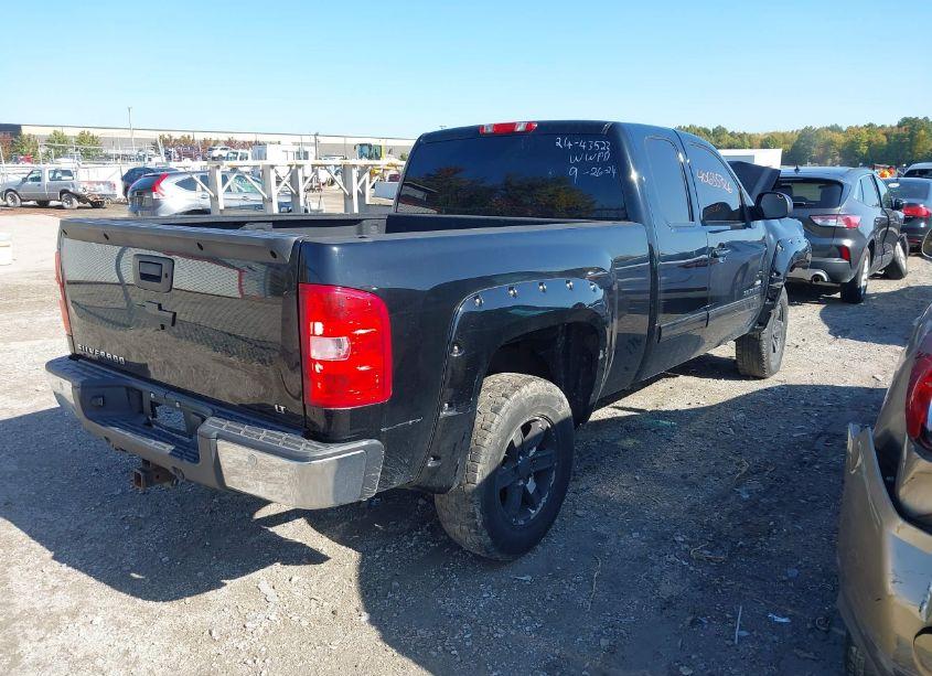 Photo 4 of 2013 Chevrolet Silverado 1500 LT (VIN 1GCRKSE75DZ240813)