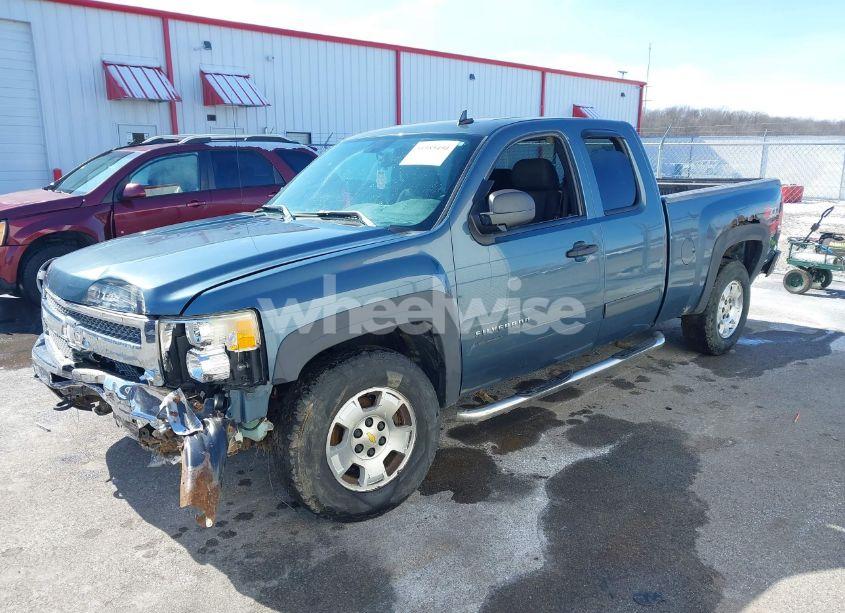 Photo 2 of 2013 Chevrolet Silverado 1500 LT (VIN 1GCRKSE75DZ253870)