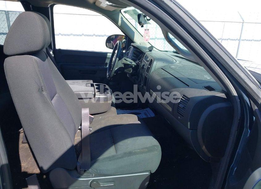 Photo 5 of 2013 Chevrolet Silverado 1500 LT (VIN 1GCRKSE75DZ253870)