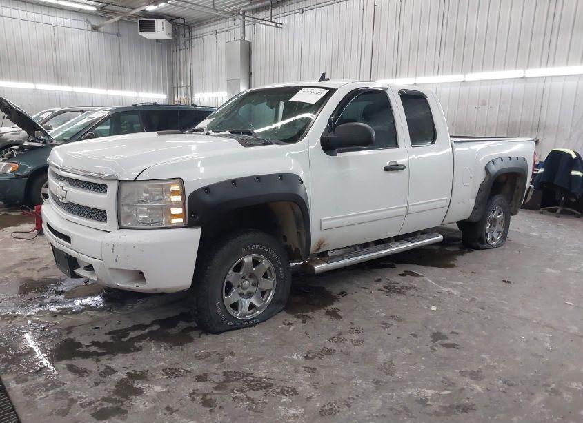 Photo 2 of 2013 Chevrolet Silverado 1500 LT (VIN 1GCRKSE75DZ256056)