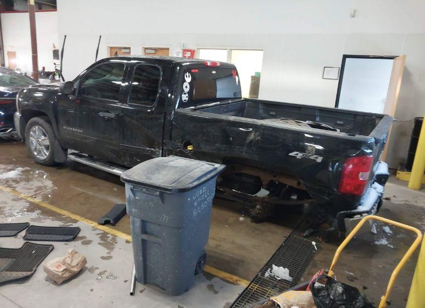 Photo 3 of 2013 Chevrolet Silverado 1500 LT (VIN 1GCRKSE75DZ325702)