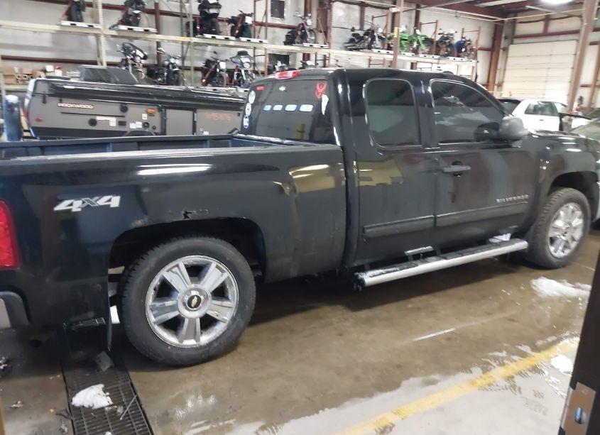 Photo 4 of 2013 Chevrolet Silverado 1500 LT (VIN 1GCRKSE75DZ325702)