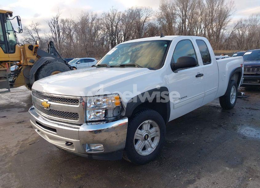Photo 2 of 2013 Chevrolet Silverado 1500 LT (VIN 1GCRKSE75DZ340801)