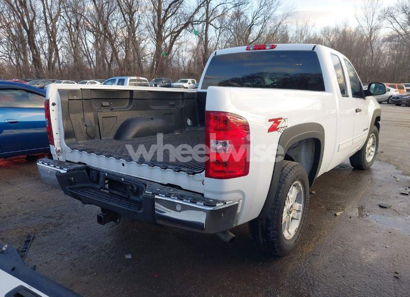 Photo 4 of 2013 Chevrolet Silverado 1500 LT (VIN 1GCRKSE75DZ340801)