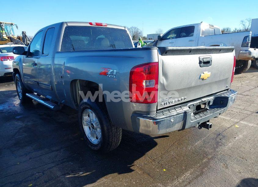 Photo 3 of 2013 Chevrolet Silverado 1500 LT (VIN 1GCRKSE75DZ372003)