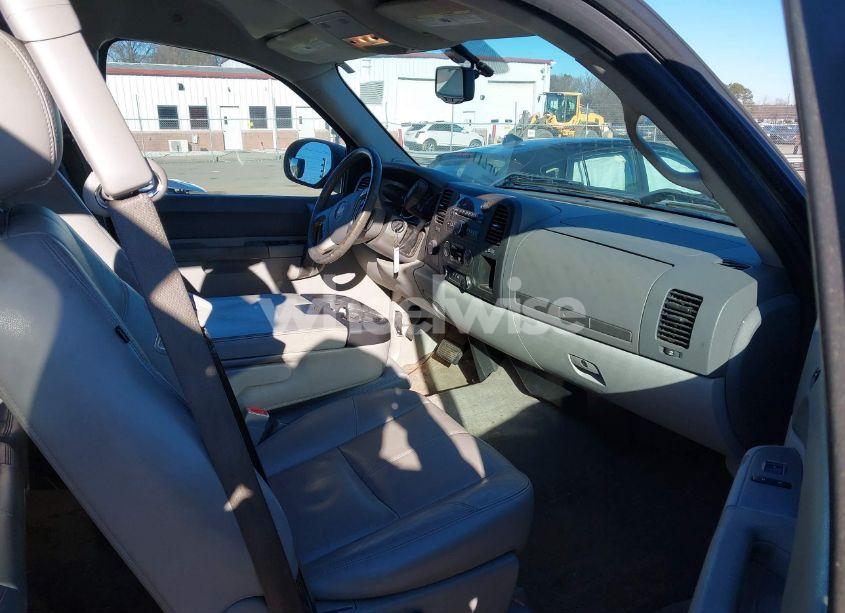 Photo 5 of 2013 Chevrolet Silverado 1500 LT (VIN 1GCRKSE75DZ372003)