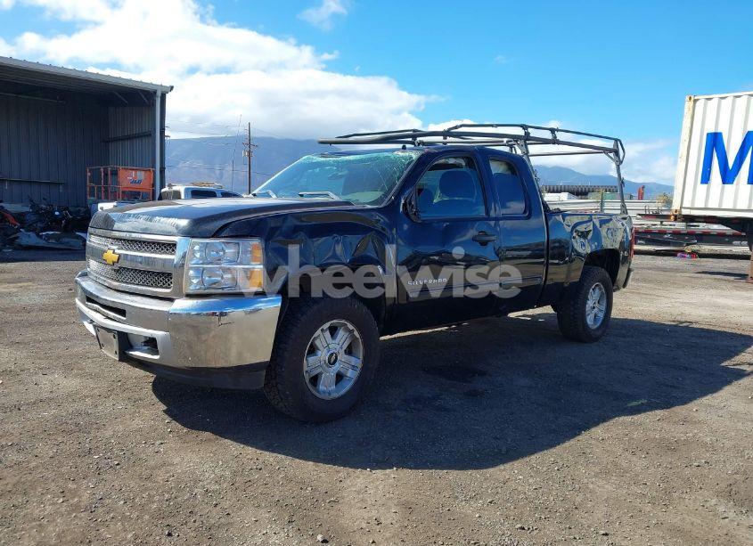 Photo 2 of 2013 Chevrolet Silverado 1500 LT (VIN 1GCRKSE75DZ412273)