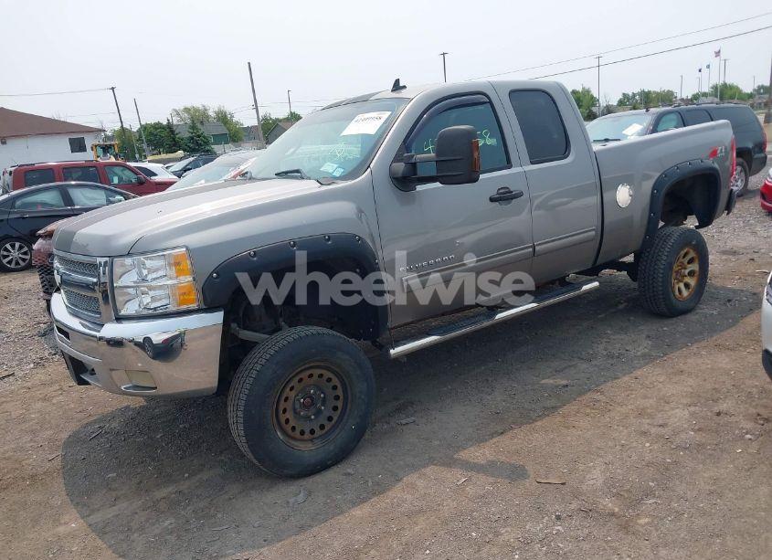 Photo 2 of 2012 Chevrolet Silverado 1500 LT (VIN 1GCRKSE76CZ231360)