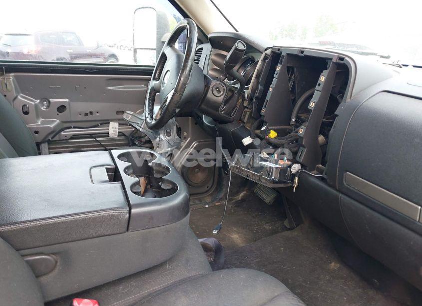 Photo 5 of 2012 Chevrolet Silverado 1500 LT (VIN 1GCRKSE76CZ231360)