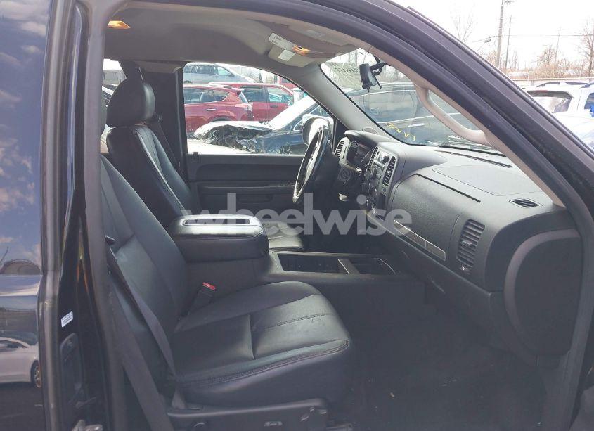 Photo 5 of 2012 Chevrolet Silverado 1500 LT (VIN 1GCRKSE76CZ232895)