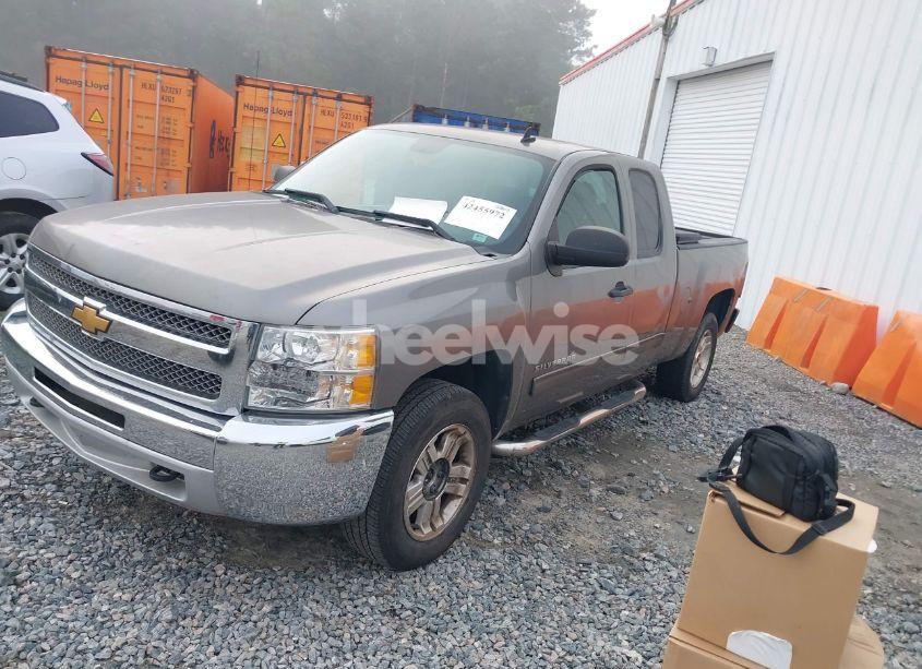 Photo 2 of 2013 Chevrolet Silverado 1500 LT (VIN 1GCRKSE76DZ119790)